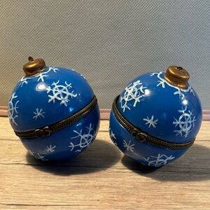 Blue Snowflake Holiday Ornaments Trinket Boxes Set of 2